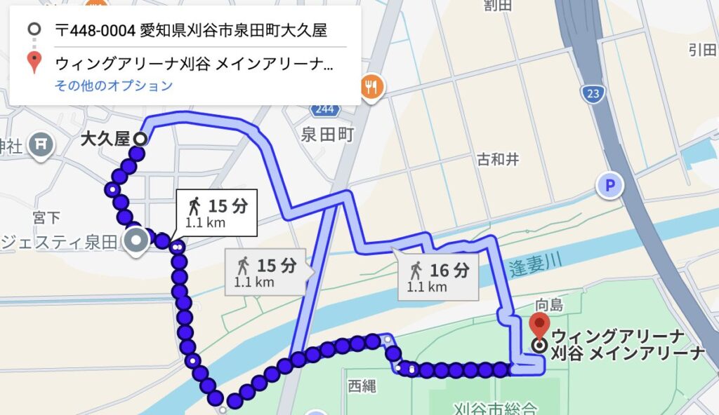 泉田町青い家の駐車場